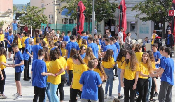 Foto: deseti, jubilarni rasplesani razredi na porečkom Trgu slobode