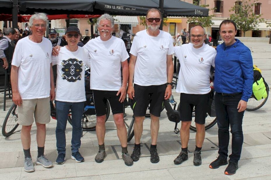 Zajednička fotografija s gradonačelnikom Lorisom Peršurićem i direktorom TZ Nenadom Velenikom