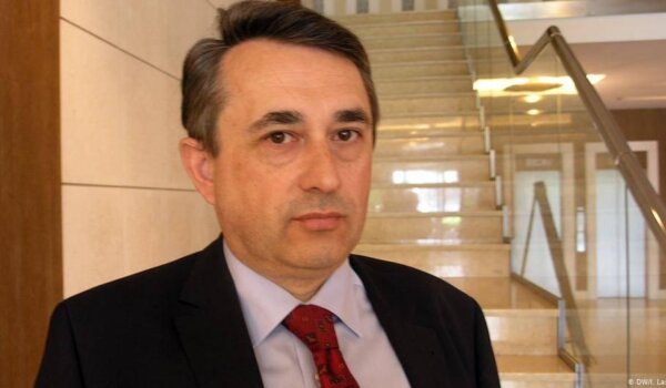 Koprić: Vlast koja želi da ju se samo hvali, šteti sebi