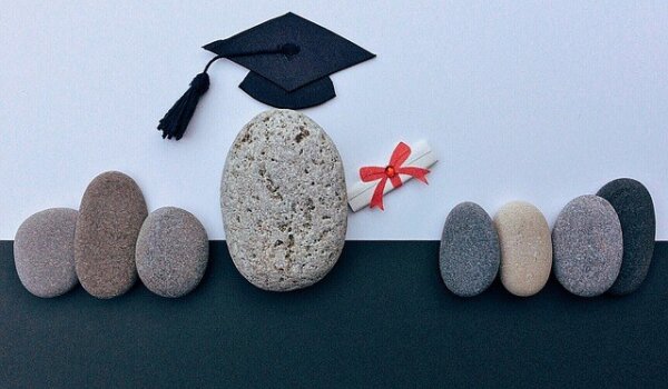 Lažne diplome su porazne, ali nisu ništa naspram korupciji u školama
