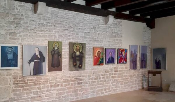 Izložba 'Hrvatski sveci i blaženici' u Samostanu sv. Franje Asiškog u Puli