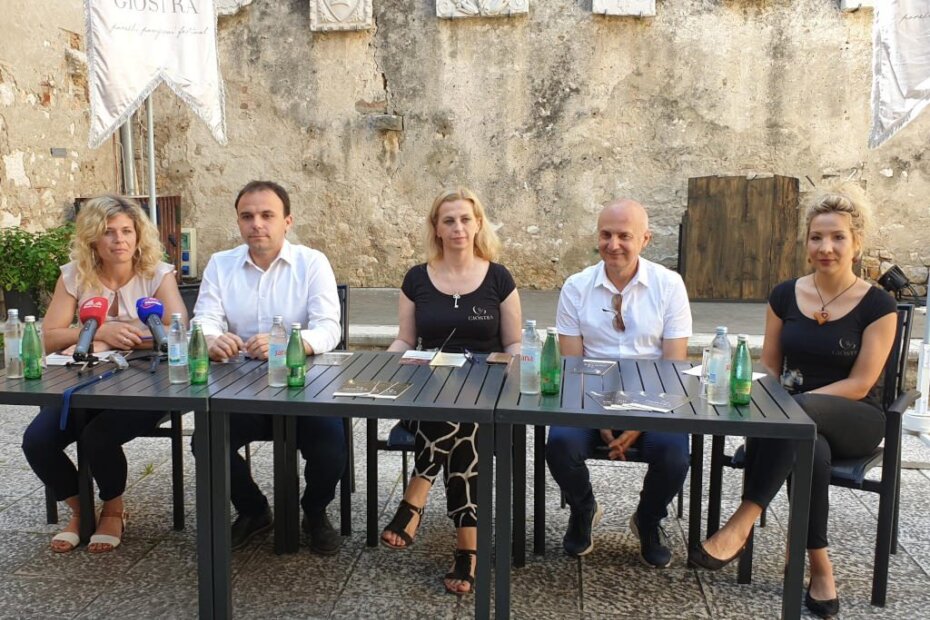 Elena Poropat Pustijanac, Loris Peršurić, Elena Uljančić, Nenad Velenik i Ivana Štiković na današnjoj presici