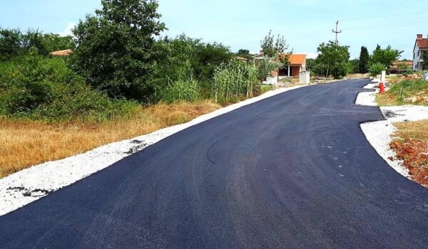 Asfaltirana cesta u Radmanima, u planu izgradnja dječjeg igrališta