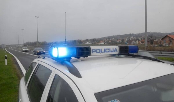 Bonaci: Motociklist teško ozlijeđen u prometnoj nesreći