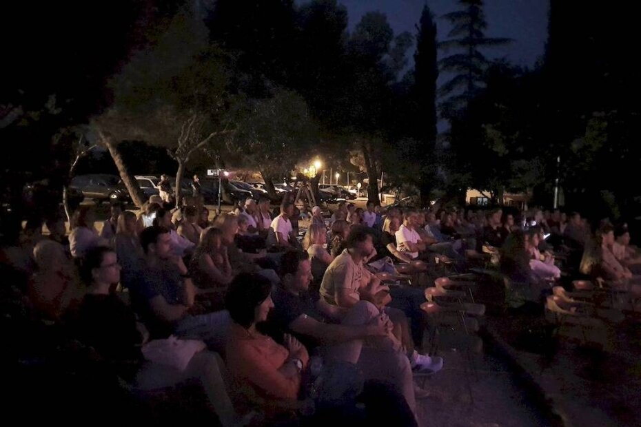 Popunjeni park u Kašteliru