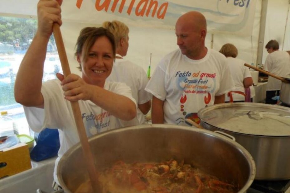 Fešta od grmali u Funtani (E. VELAN/Glas Istre/arhiva)