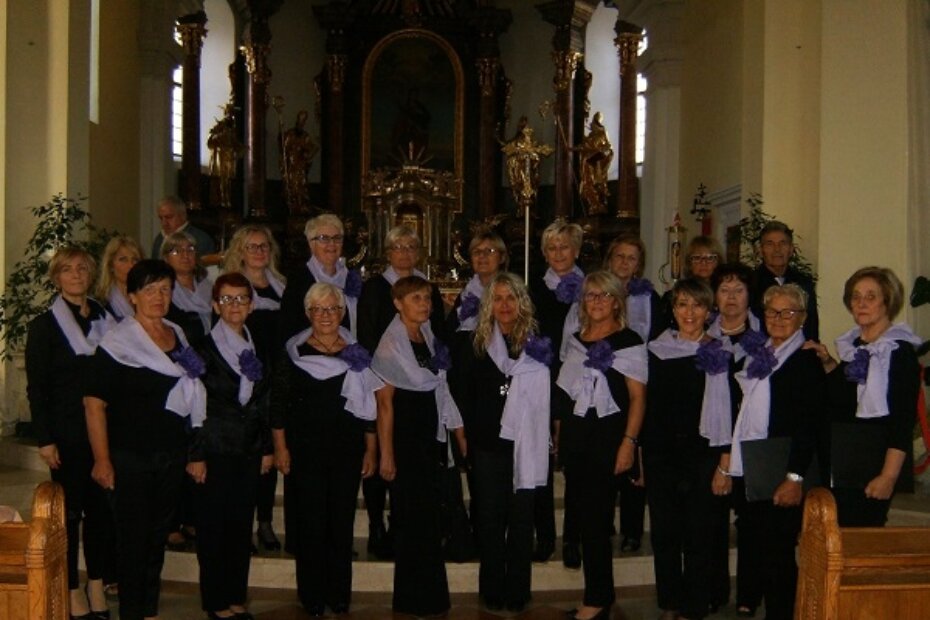 Članovi pjevačkog zbora Lavanda iz Novigrada