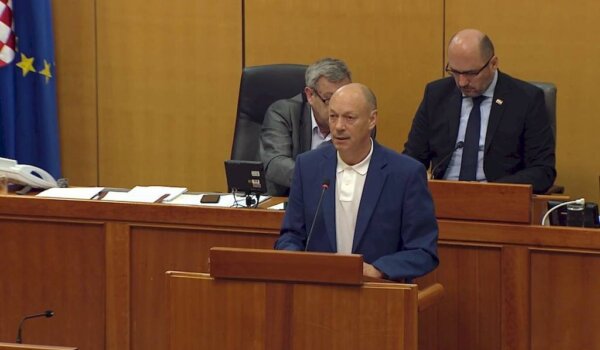 Sponza  u Saboru: sporost državne birokracije tjera gospodarstvo u stagnaciju