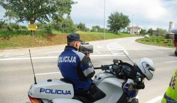 Stanje sigurnosti u prometu za vikend: prometna nesreća i 20 prekršaja