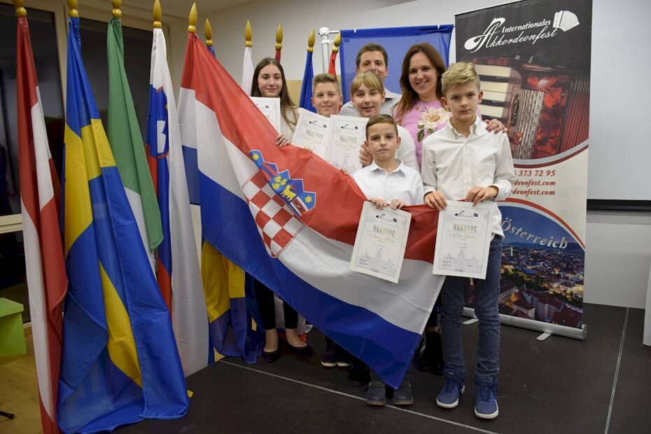 Sara Pavlić, Nikola Antolović, Leona Janko, Arian Matić, Vito Janko, Paolo Peruško i Ana Šterpin Zagoranski.