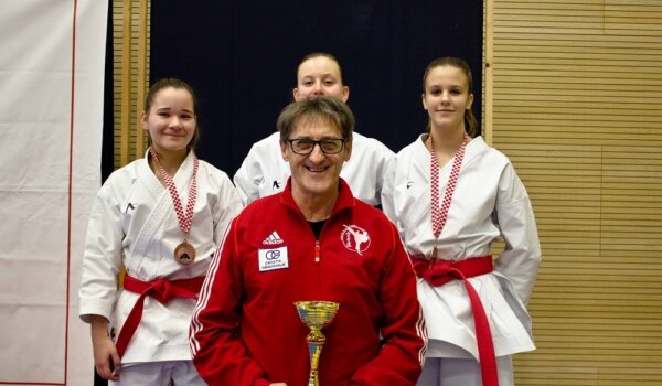 Juniorke Finide treće na Prvenstvu Hrvatske u katama