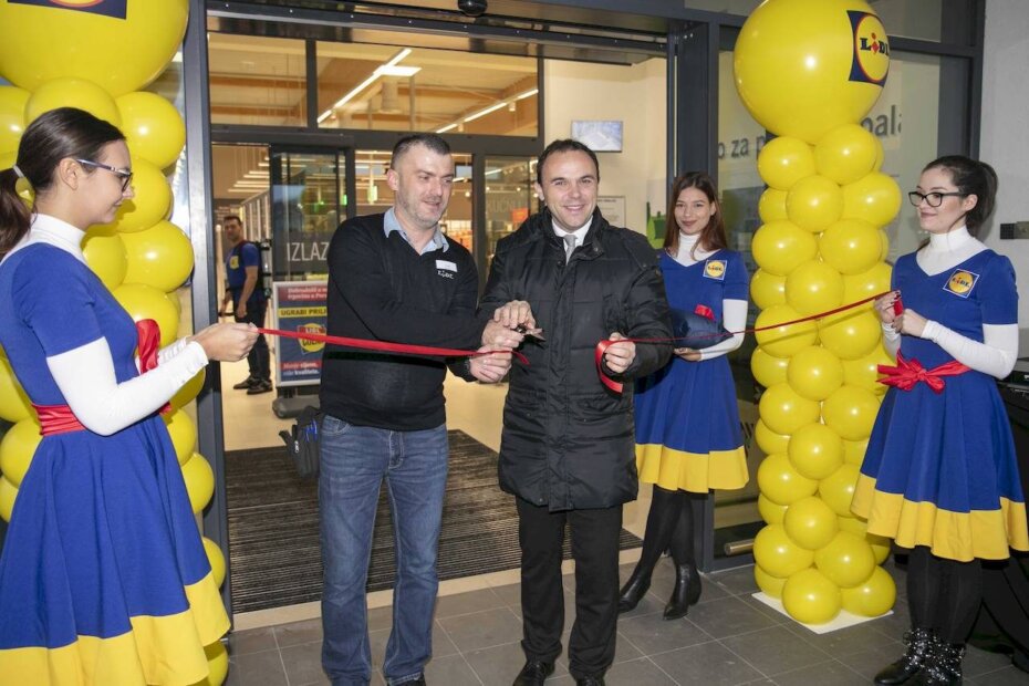 Voditelj trgovine Ivan Belan i gradonačelnik Poreča Loris Peršurić