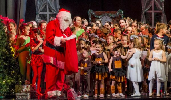 Čarolija božićne noći napunila kazališnu dvoranu POUP-a