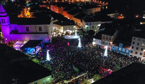Poreč: Doček 2020. uz Severinu, DJ-a Stanka Bondžu i podnevni program za najmlađe