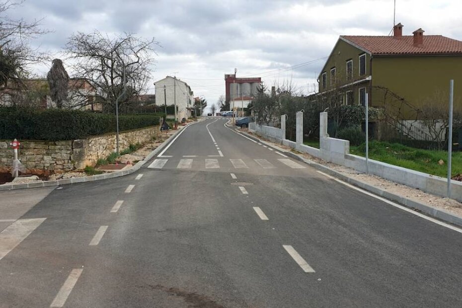 Kroz Višnjan se autobusom ne može zbog stupića