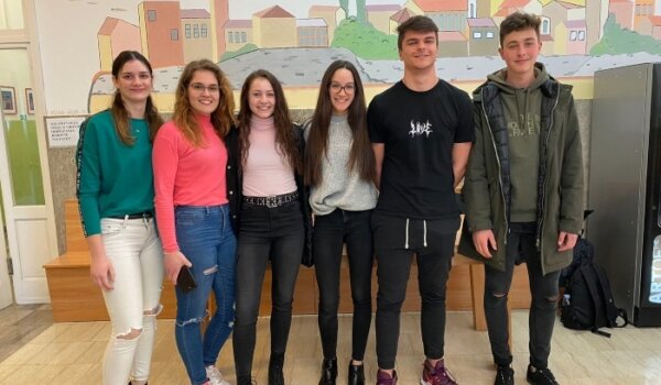 Učenice Srednje škole Mate Balote pozvane na državno iz talijanskog jezika