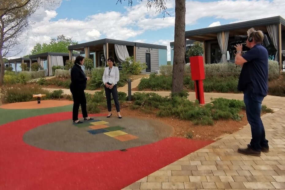 RTL u Lanterni: direktorica kampa Lanterna Danijela Zgrablić i Tea Pestotnik Prebeg, direktorica kvalitete u Valamaru