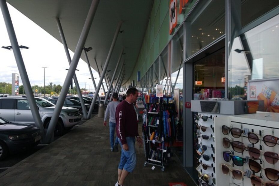 Kupaca je danas bilo u trgovačkom centru Galerija Poreč...