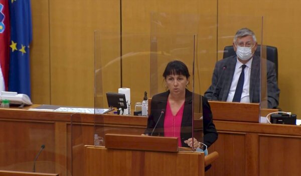 Nemet: Prebacivanje odgovornosti ministarstva na škole vratit će se poput bumeranga