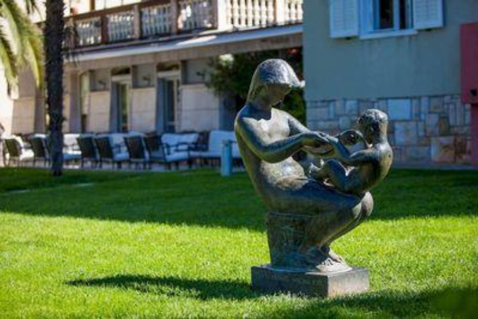 Foto: skulptura "Majčina igra" Frane Kršinića (arhiva)