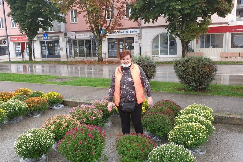 Prodavačica Marija Lončar i njeni cvjetni aranžmani