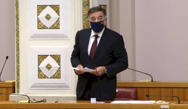 Demetlika: Država istarskim gradovima i općinama oduzima  vlasništvo na nekretninama