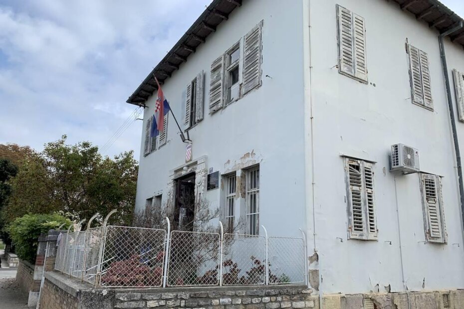 Oronula ruševina sramota je za Porečane i goste