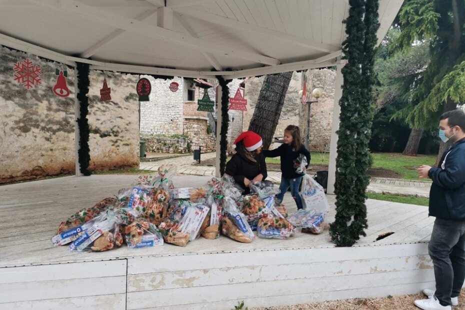 Podjela poklona u parku Matije Gupca