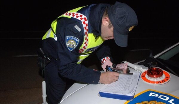 Poreč: Mladić vozio pijan i bez vozačke dozvole