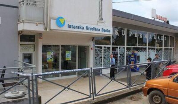 Pljačka poslovnice IKB-a u Bašaniji kod Umaga