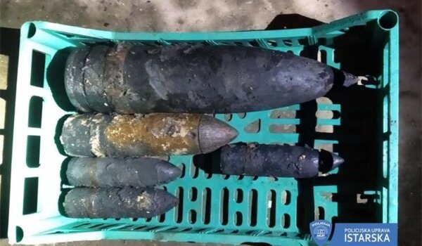 U ribarsku mrežu 'ulovili' artiljerijska zrna i topničke projektile