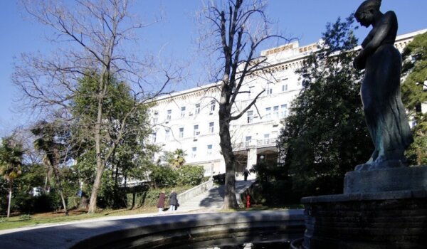 KBC Rijeka ponovno primarni respiracijski centar za COVID pozitivne iz Istre