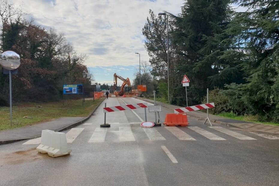 Zatvorena cesta od centra prema Špadićima