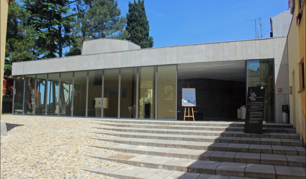 Izložba više od 40 umjetničkih radova posvećena putovima ženskog stvaralaštva