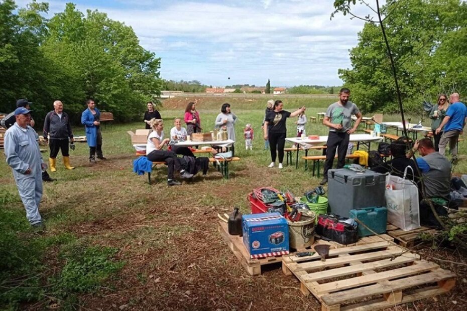 S jučerašnje radno-edukativne akcije na Grbinovici kod Poreča