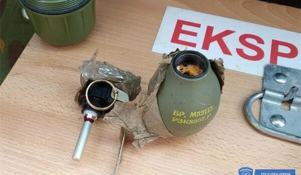 Neodgovornost: Ručnu bombu ostavio pored smeća