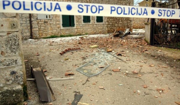 Policija istražuje: Požar skladišta u Puli podmetnut?