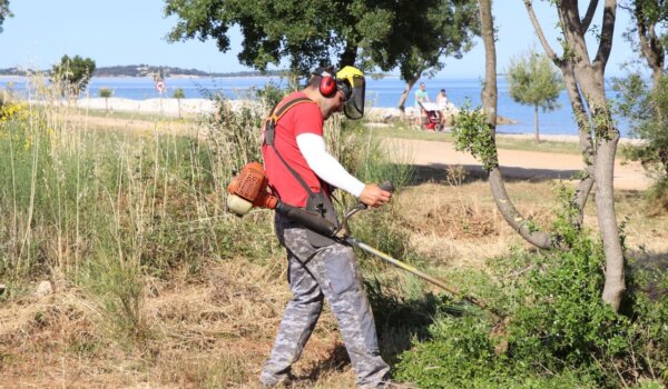 Vodnjanke i Vodnjanci uređivali priobalni pojas kod Peroja
