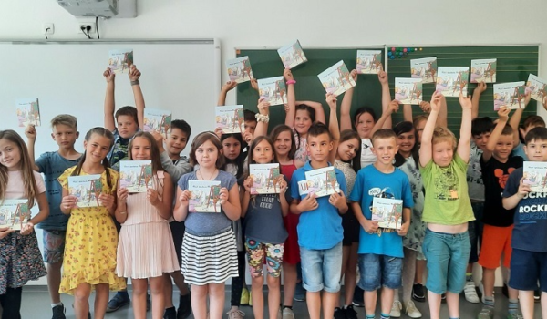 Usluga Poreč djeci podijelila drugi dio edukativne bojanke "Fani i Flekica"