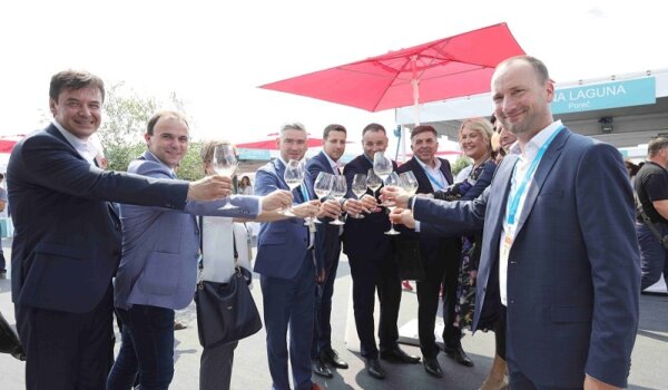 U porečkoj Peškeri otvorena Vinistra, najpoznatija vinska izložba u zemlji