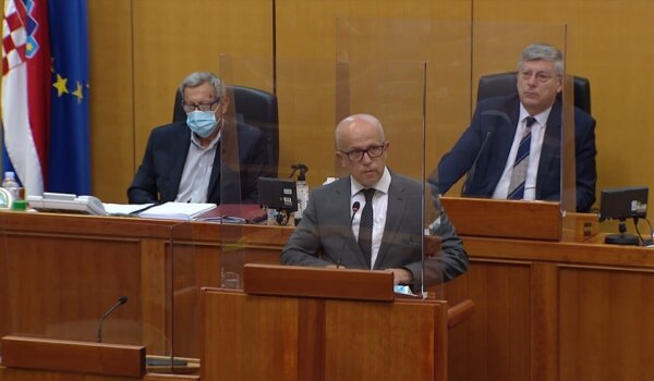 Daus poručio Vladi: Spašavanje turističke sezone je pitanje nacionalnog interesa