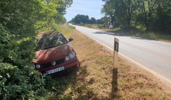 VW Polom sletjeli s ceste