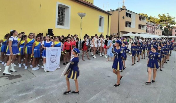 Novigrad ugostio 8. Državno prvenstvo mažoretkinja HUMT-a