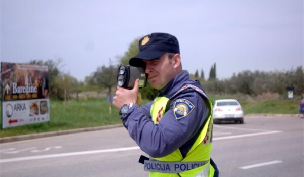 Sutra pojačana kontrola brzine, pijanstva, korištenja pojasa i mobitela u vožnji