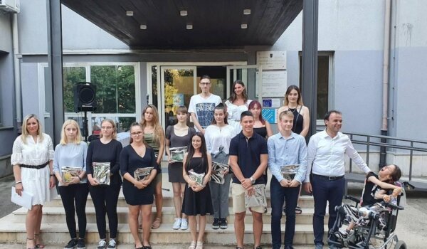 Turističko-ugostiteljska škola Antona Štifanića promovirala svoje maturante