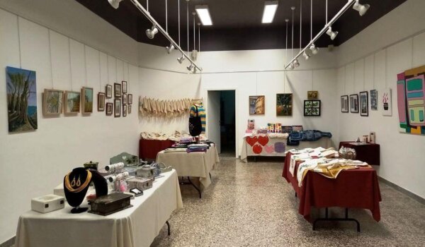 Ljetna izložba umjetnina i rukotvorina u pazinskoj LG galeriji s humanitarnom notom