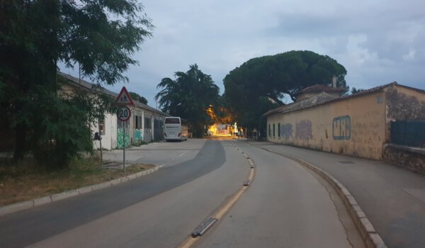 Poreč: Dio Tesline već dugo bez javne rasvjete, u planu je kompletna modernizacija
