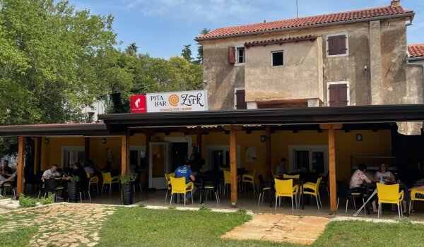 Pothvat koji se dugo čekao: Domaća pita i burek u centru Poreča