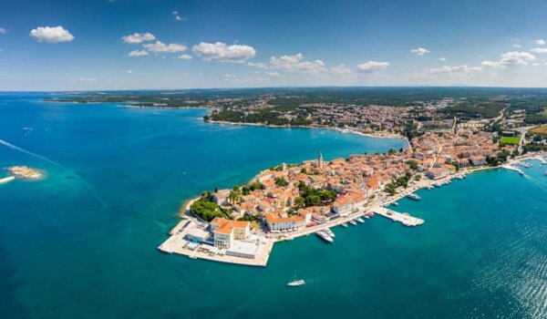 Hrvatska udruga turizma: U srpnju ostvareno 80 posto turističkog prometa iz 2019.; Poreč najposjećeniji