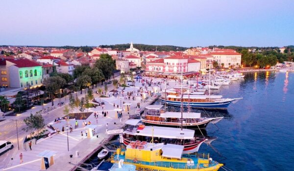 Hrvatska u kolovozu na 93 posto noćenja iz 2019: Poreč ostvario 71 posto rezultata 2019.; trenutno oko 23 tisuće gostiju u gradu
